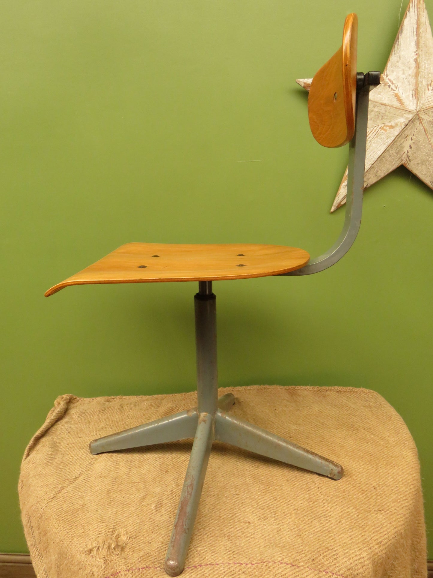 Vintage Singer Machinists Chair