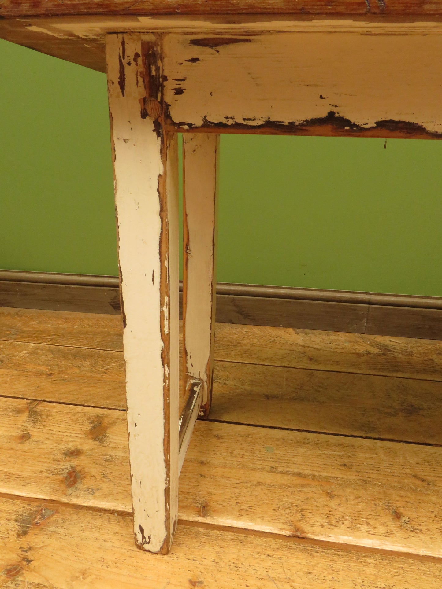 Rustic Potting Shed Bench with Chippy Paint Base