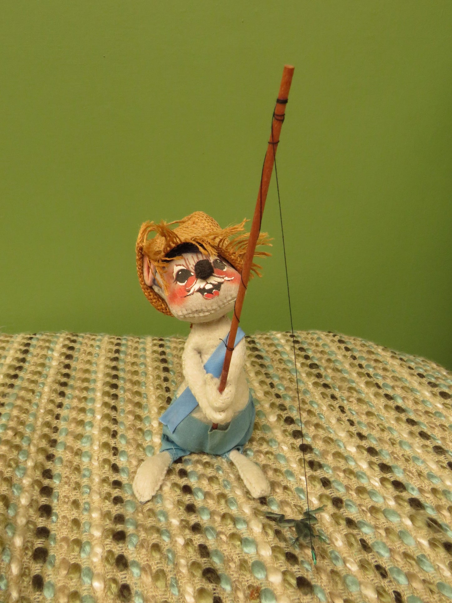 Vintage Annalee Doll Mobilitee 6" Fishing Mouse with Frog & Burlap Hat