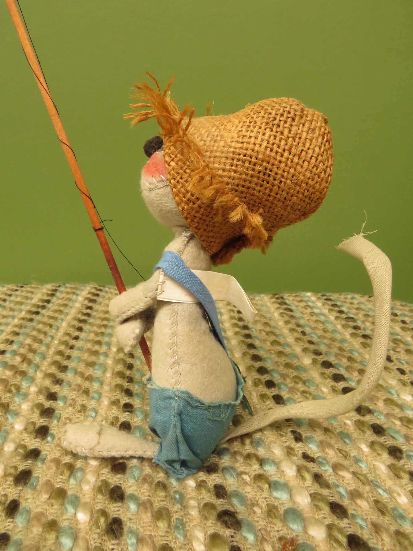 Vintage Annalee Doll Mobilitee 6" Fishing Mouse with Frog & Burlap Hat