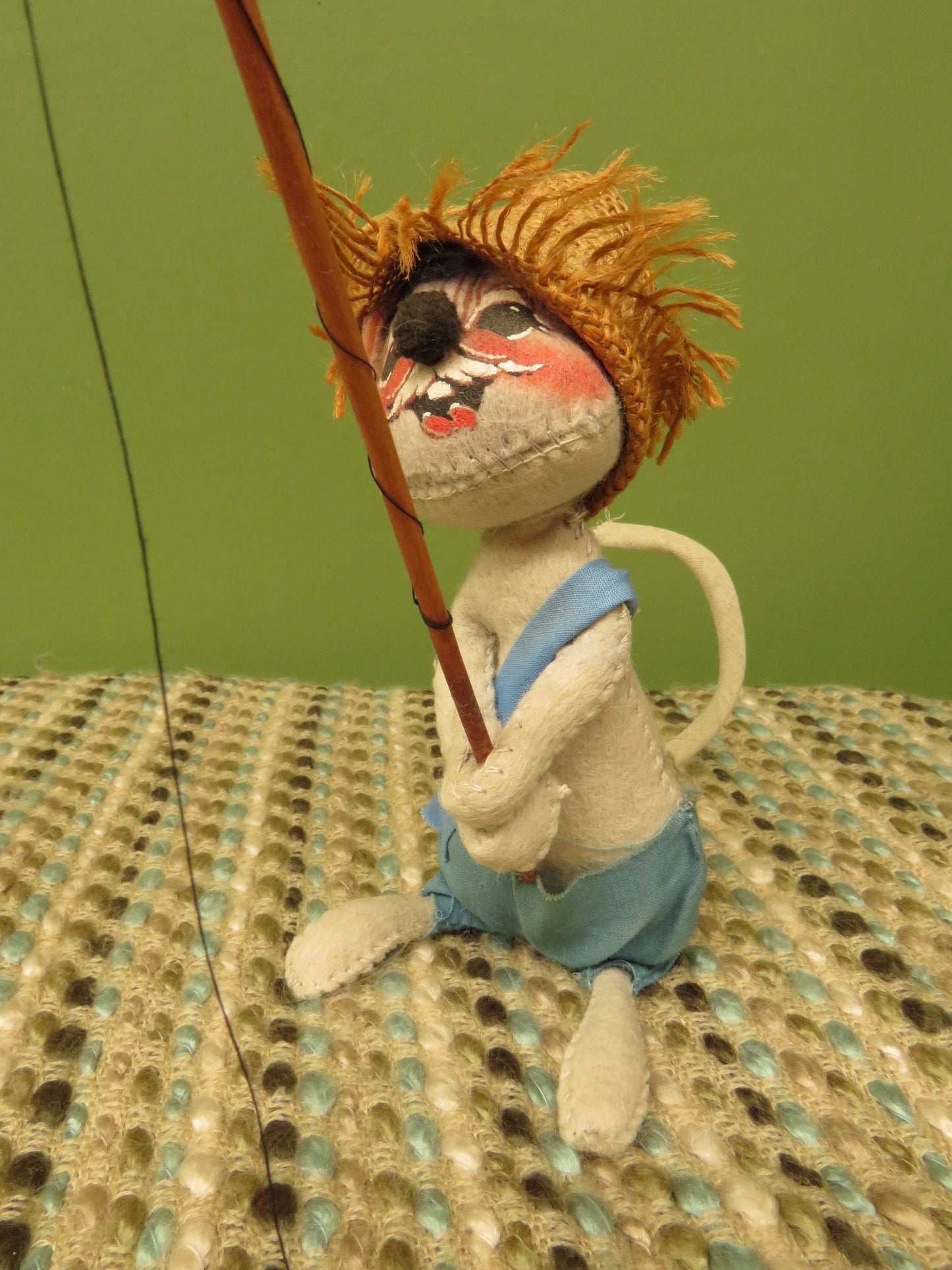 Vintage Annalee Doll Mobilitee 6" Fishing Mouse with Frog & Burlap Hat