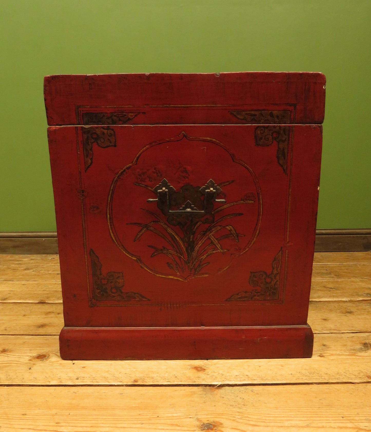 Early 20th Century Chinese Red Lacquered Blanket Chest