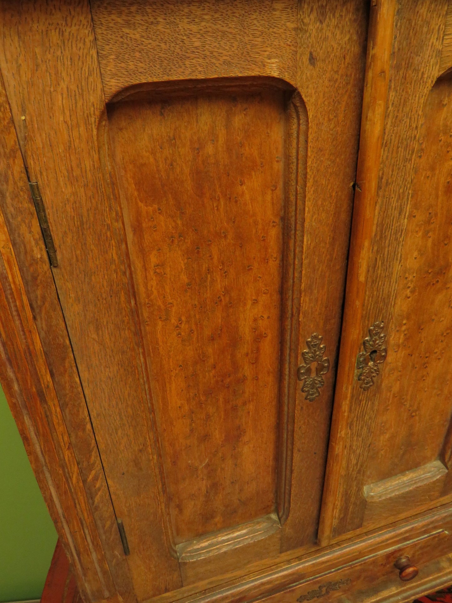Antique Table top Cabinet in Oak and birds eye maple
