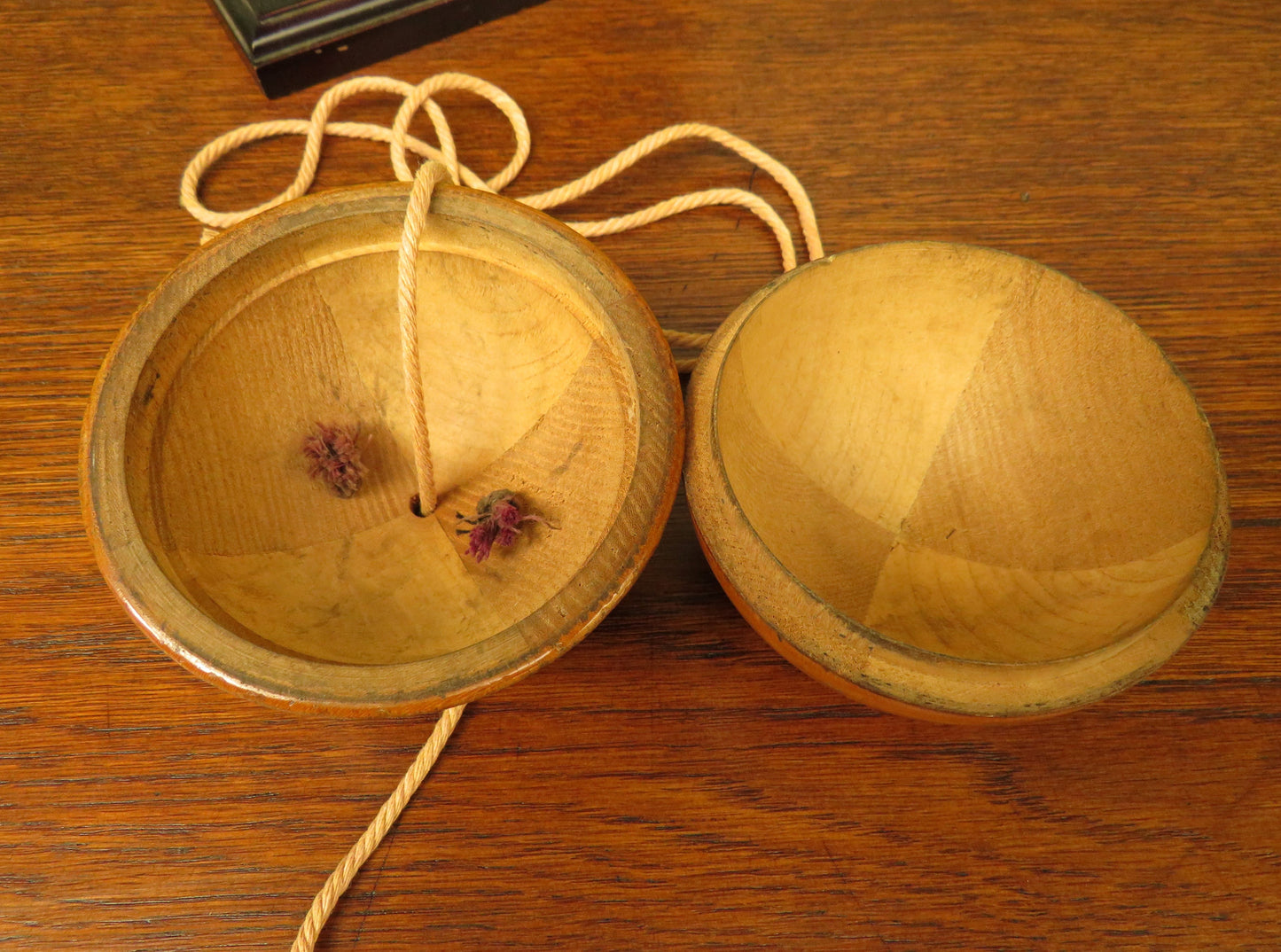 ANTIQUE VICTORIAN MAUCHLINE WARE STRING HOLDER, Laxey Wheel, Isle of Man