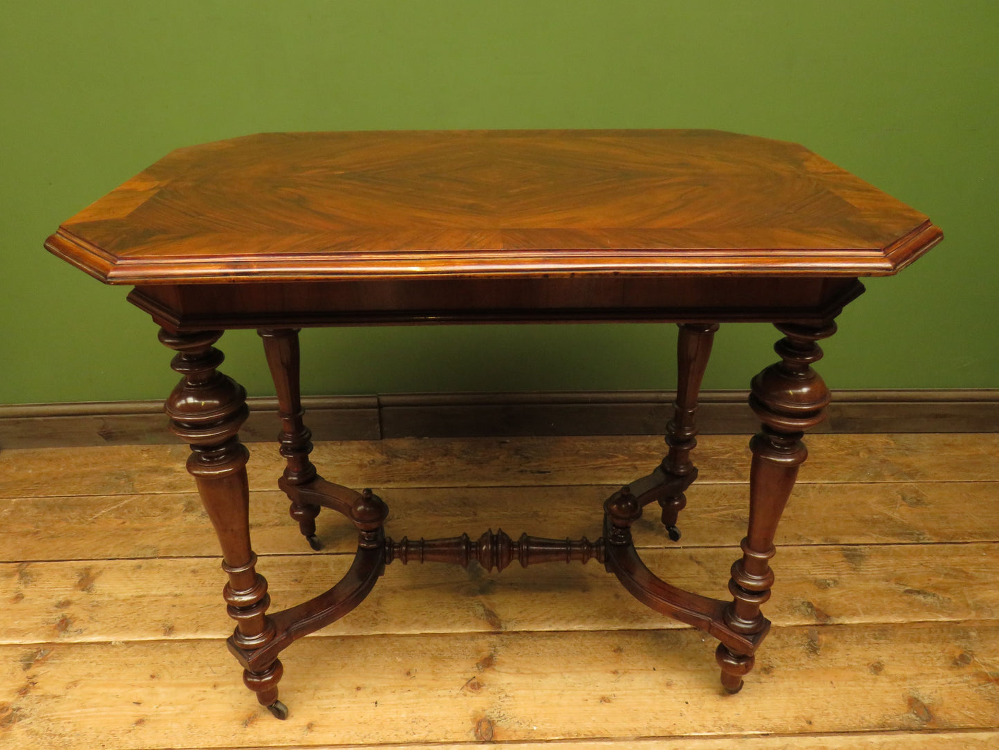 Antique Baroque style Centre Table