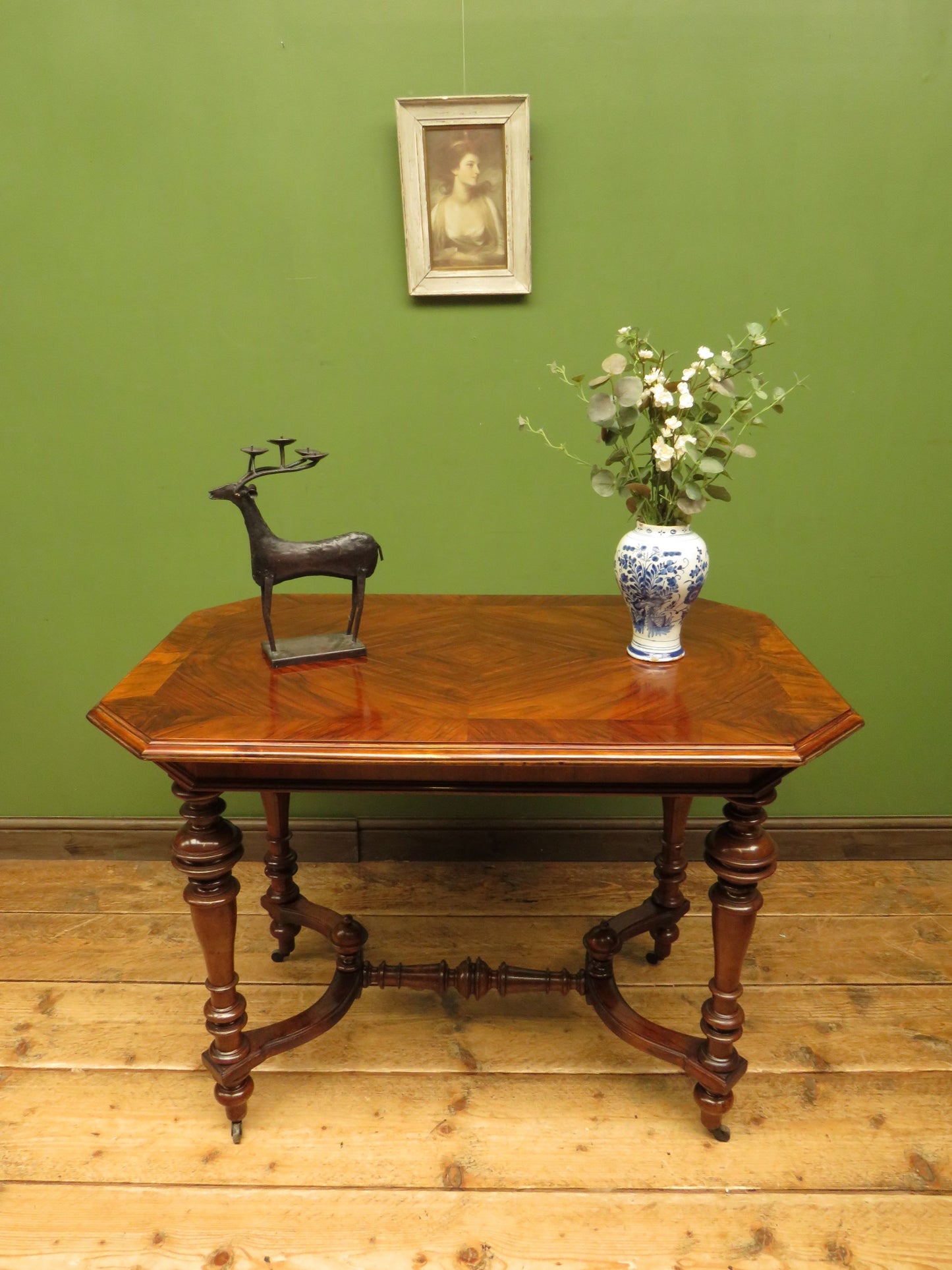 Antique Baroque style Centre Table