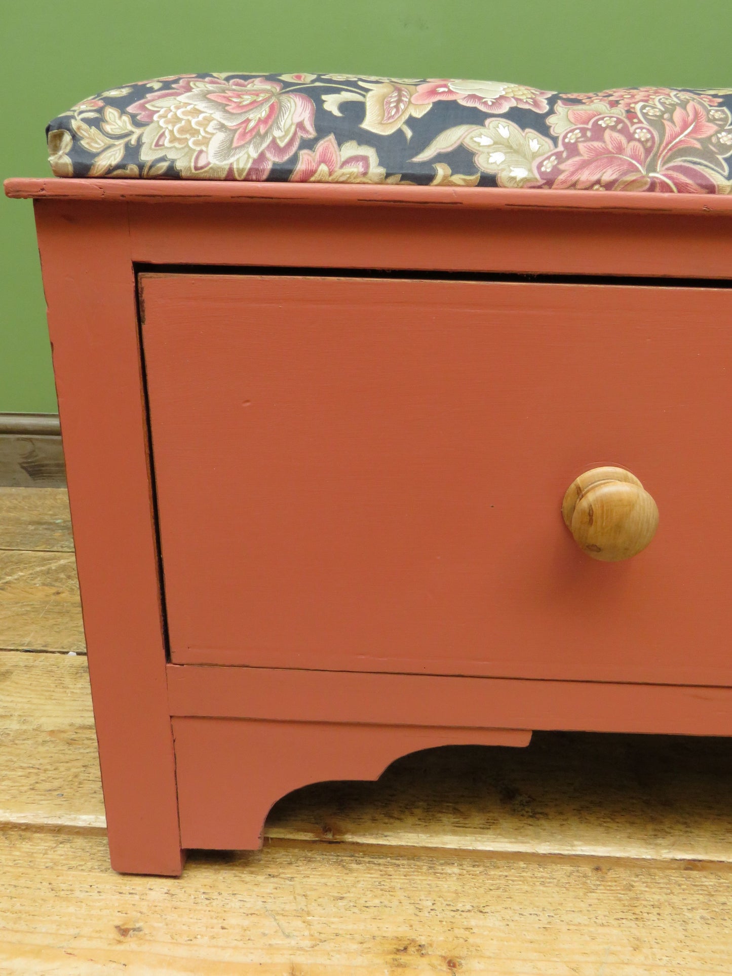 Bloomsbury Style Painted Storage Seat Ottoman with Floral Upholstery