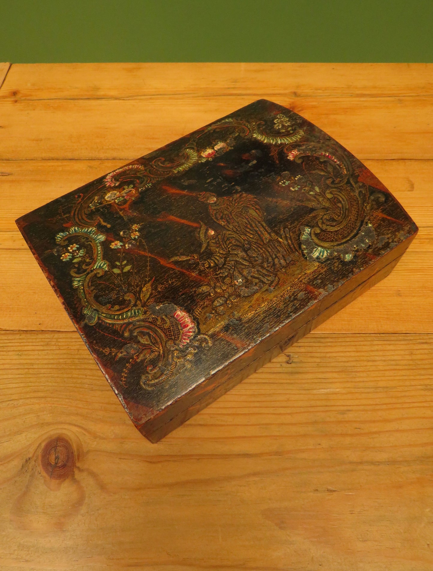 Chinese Lacquered Gaming Box or Jewellery Box with interior boxes