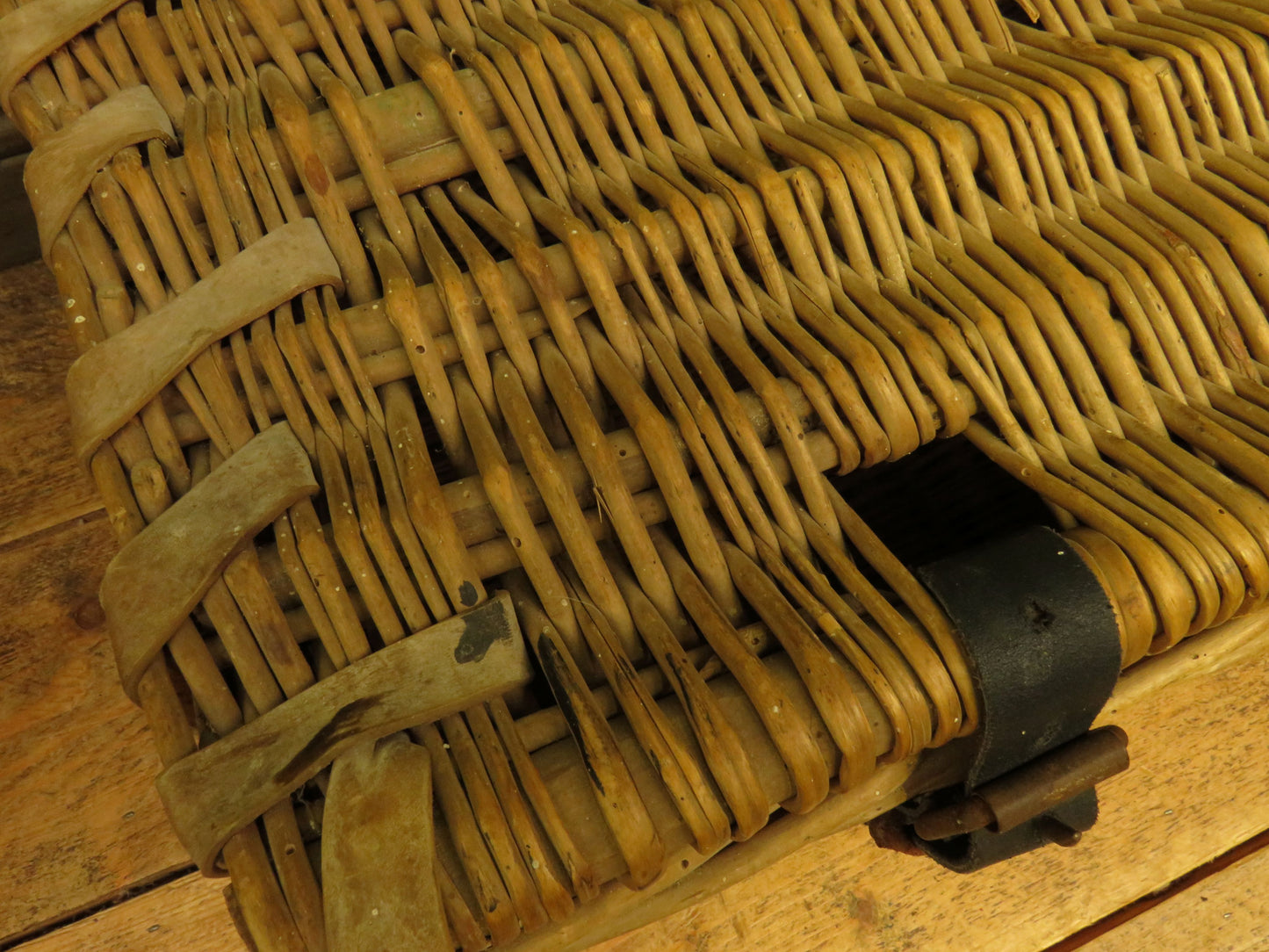 Large Vintage Wicker Hamper Basket