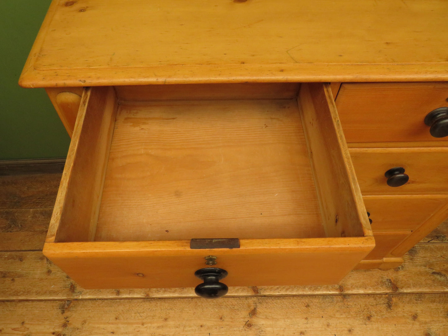 Large Victorian Pine Chest of Drawers