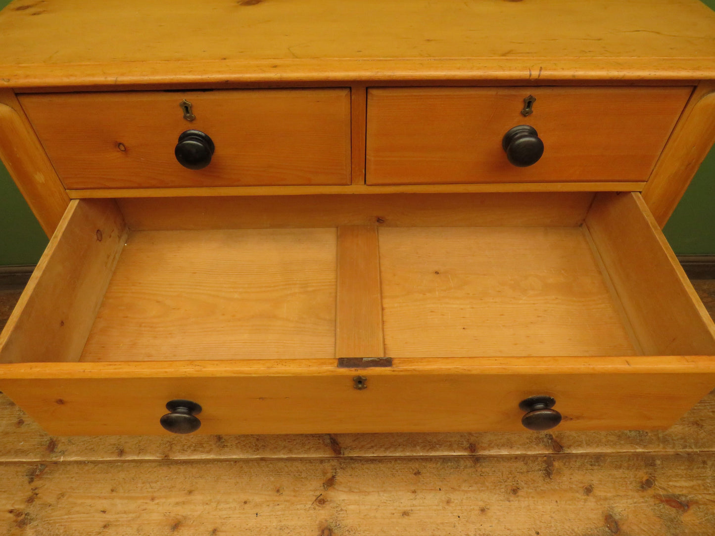 Large Victorian Pine Chest of Drawers