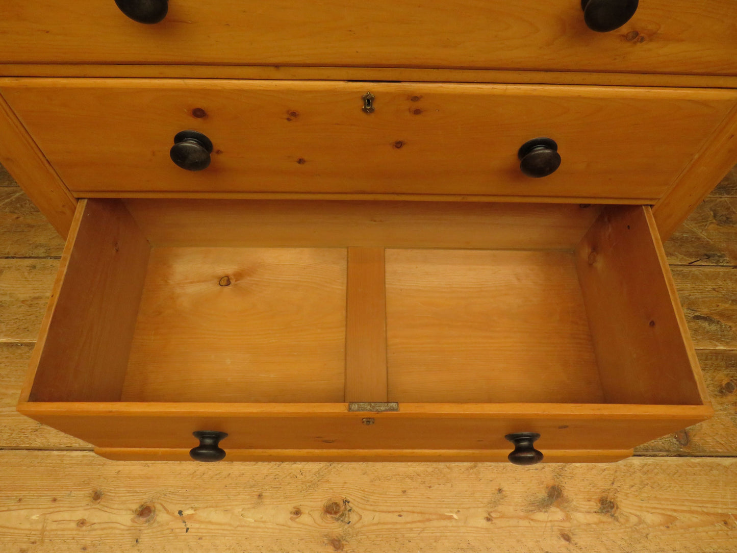 Large Victorian Pine Chest of Drawers