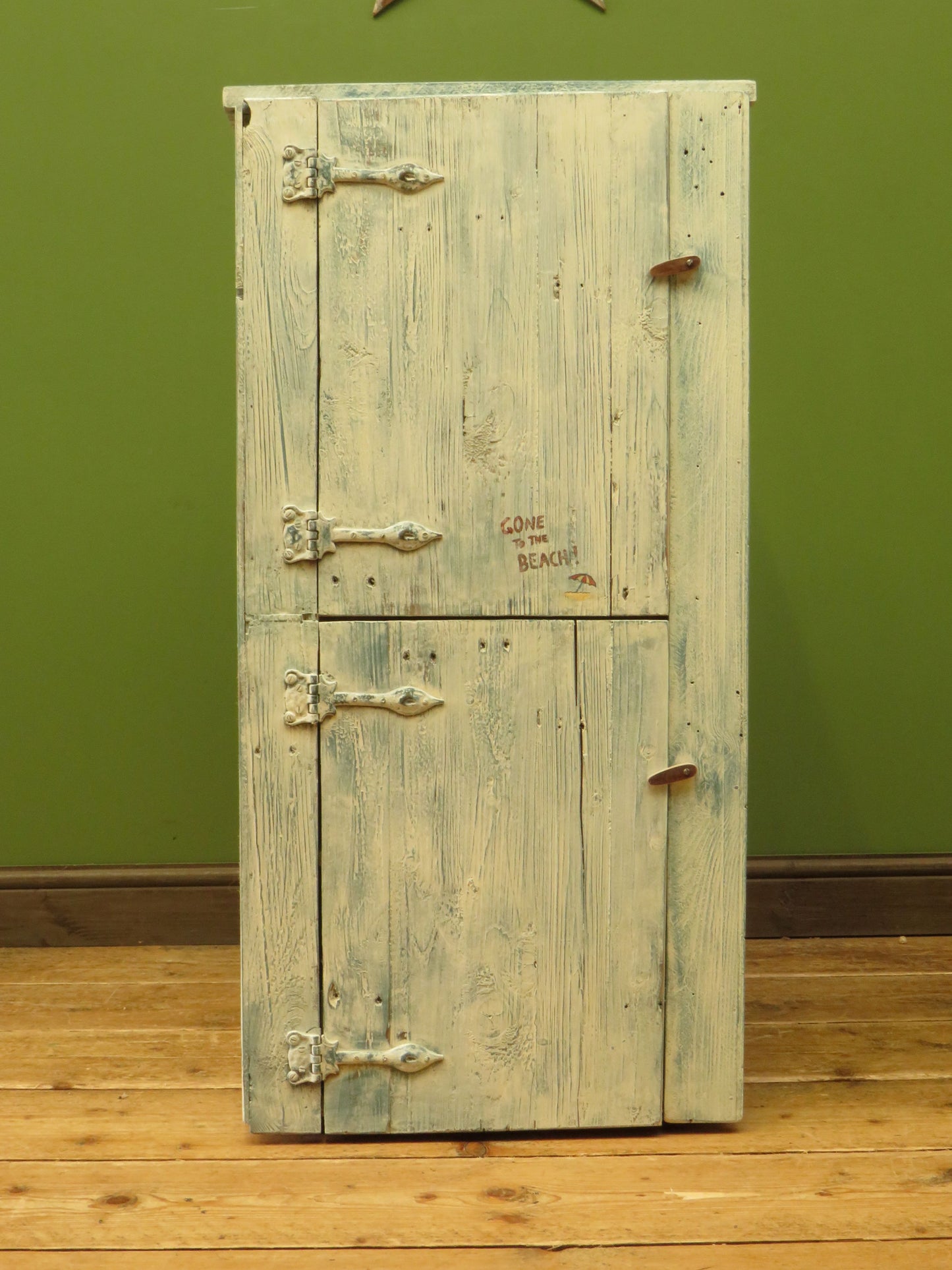 Beach Hut Style Locker Cupboard