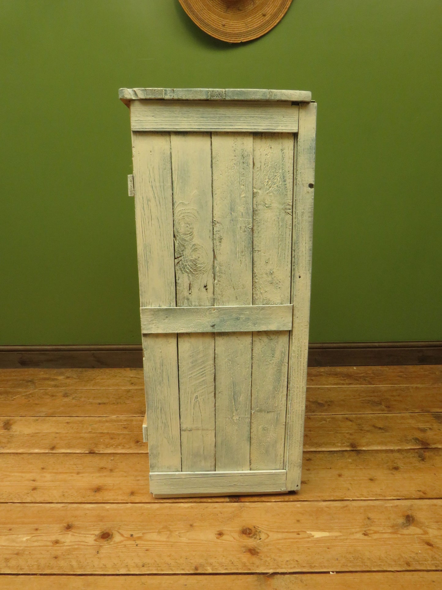 Beach Hut Style Locker Cupboard