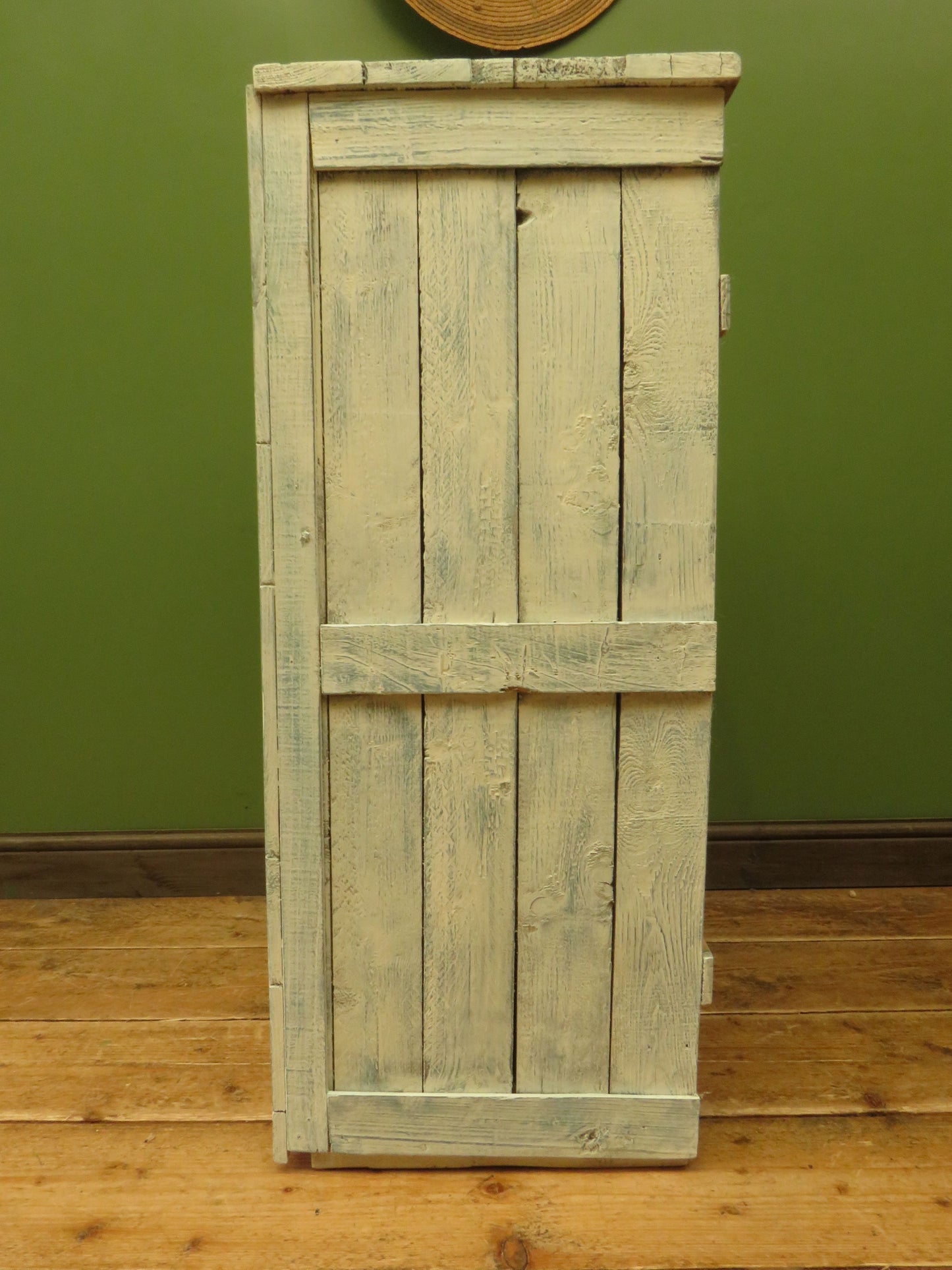 Beach Hut Style Locker Cupboard