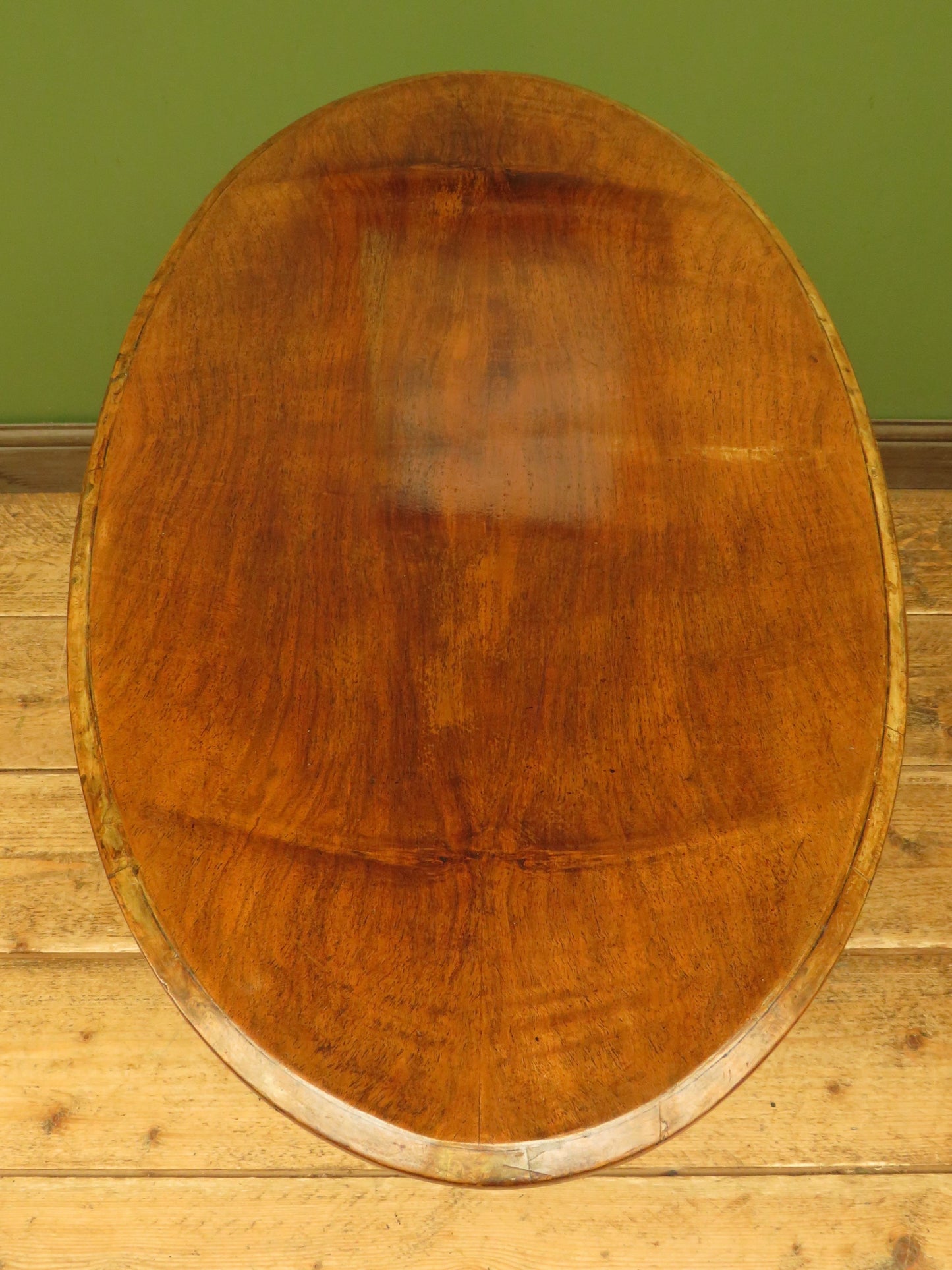 Victorian Mahogany Oval Centre Table with Crossbanded top