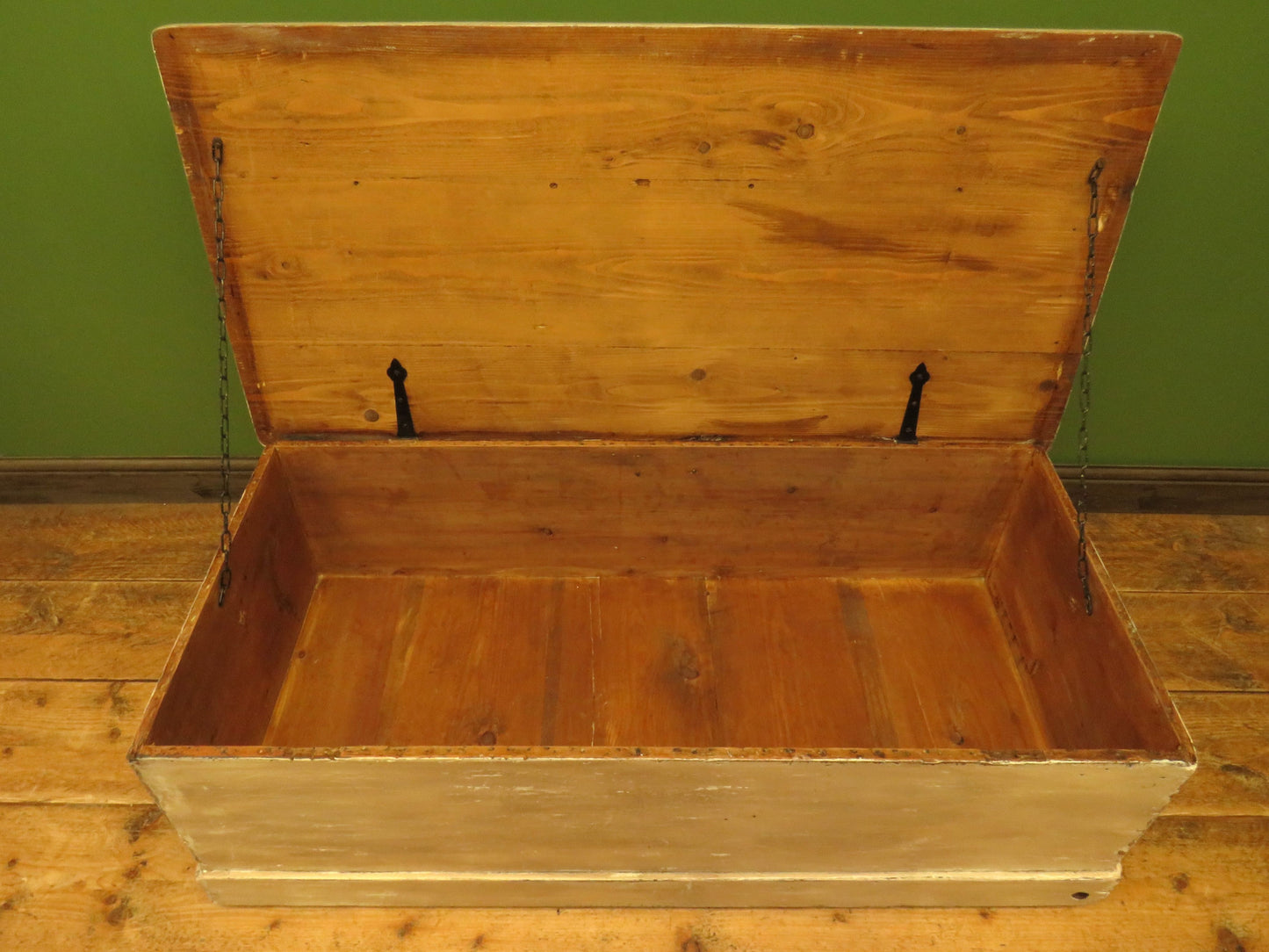 Folk Art Painted Blanket Box with Barn Star Design