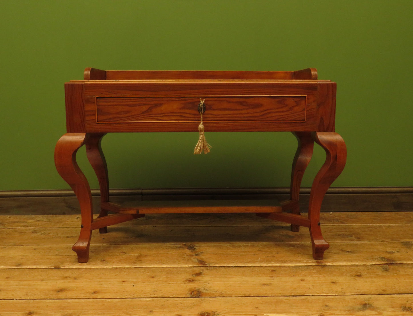 Luggage stand side table with lockable drawer