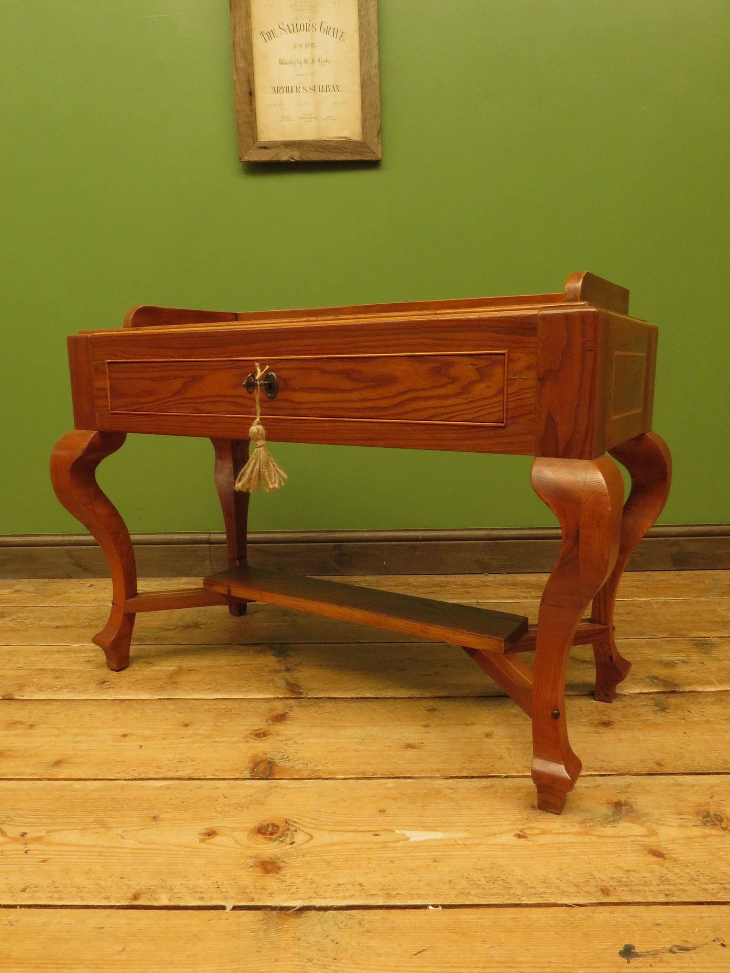 Luggage stand side table with lockable drawer