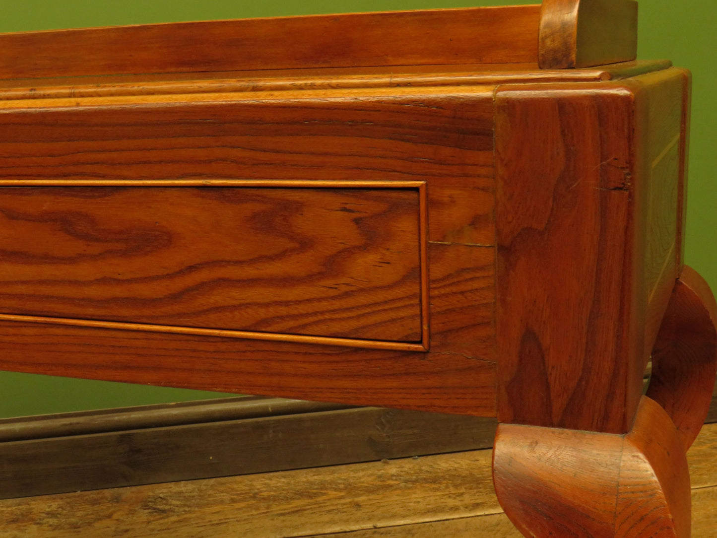 Luggage stand side table with lockable drawer