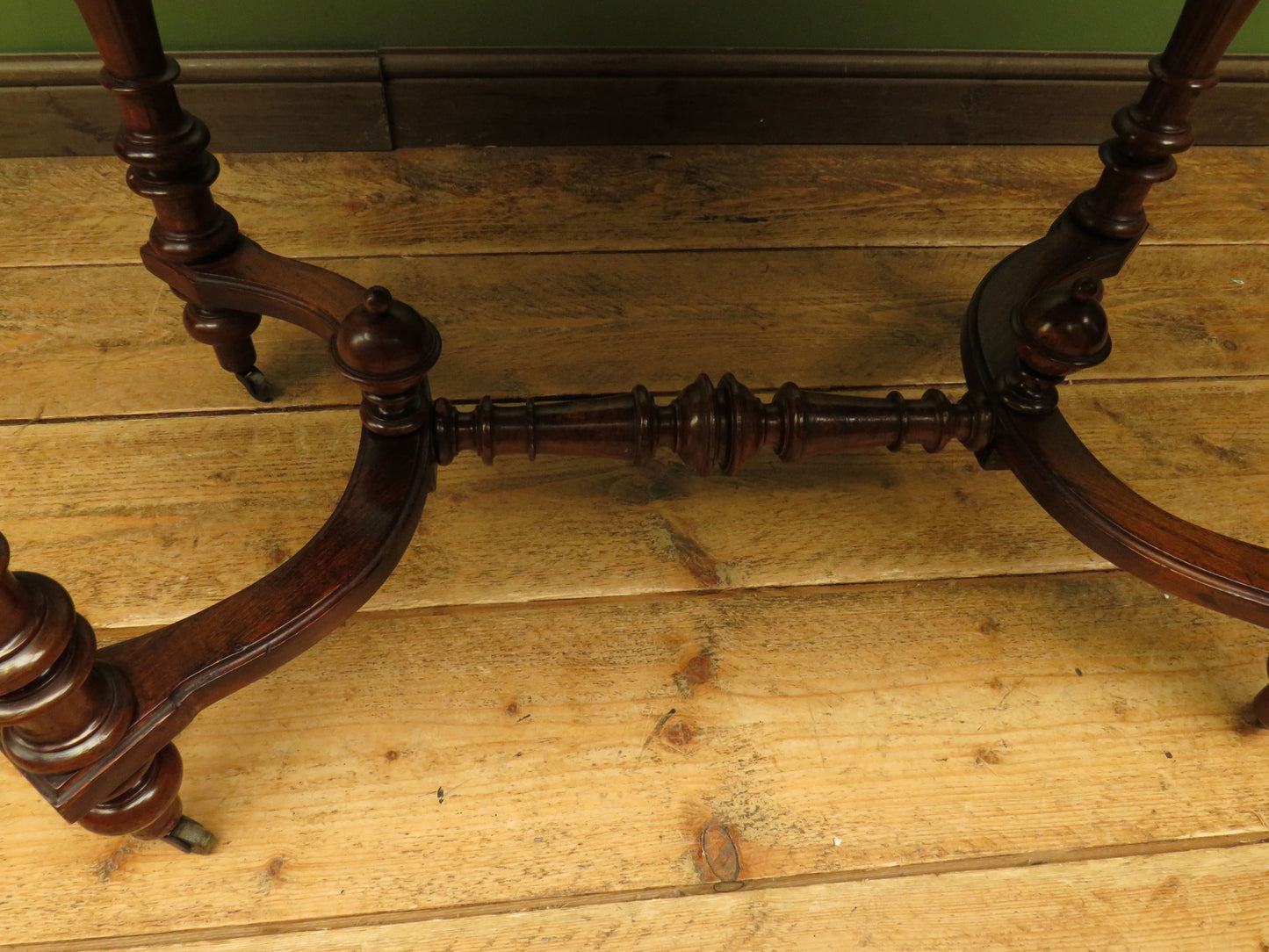 Antique Baroque style Centre Table