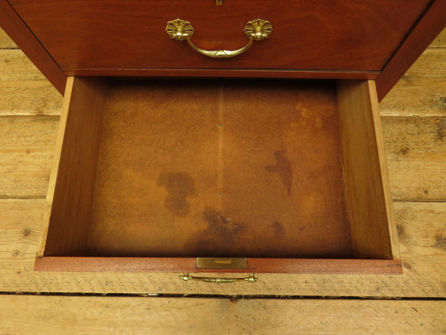 Compact Antique Mahogany Chest of drawers suitable for an office or bedroom