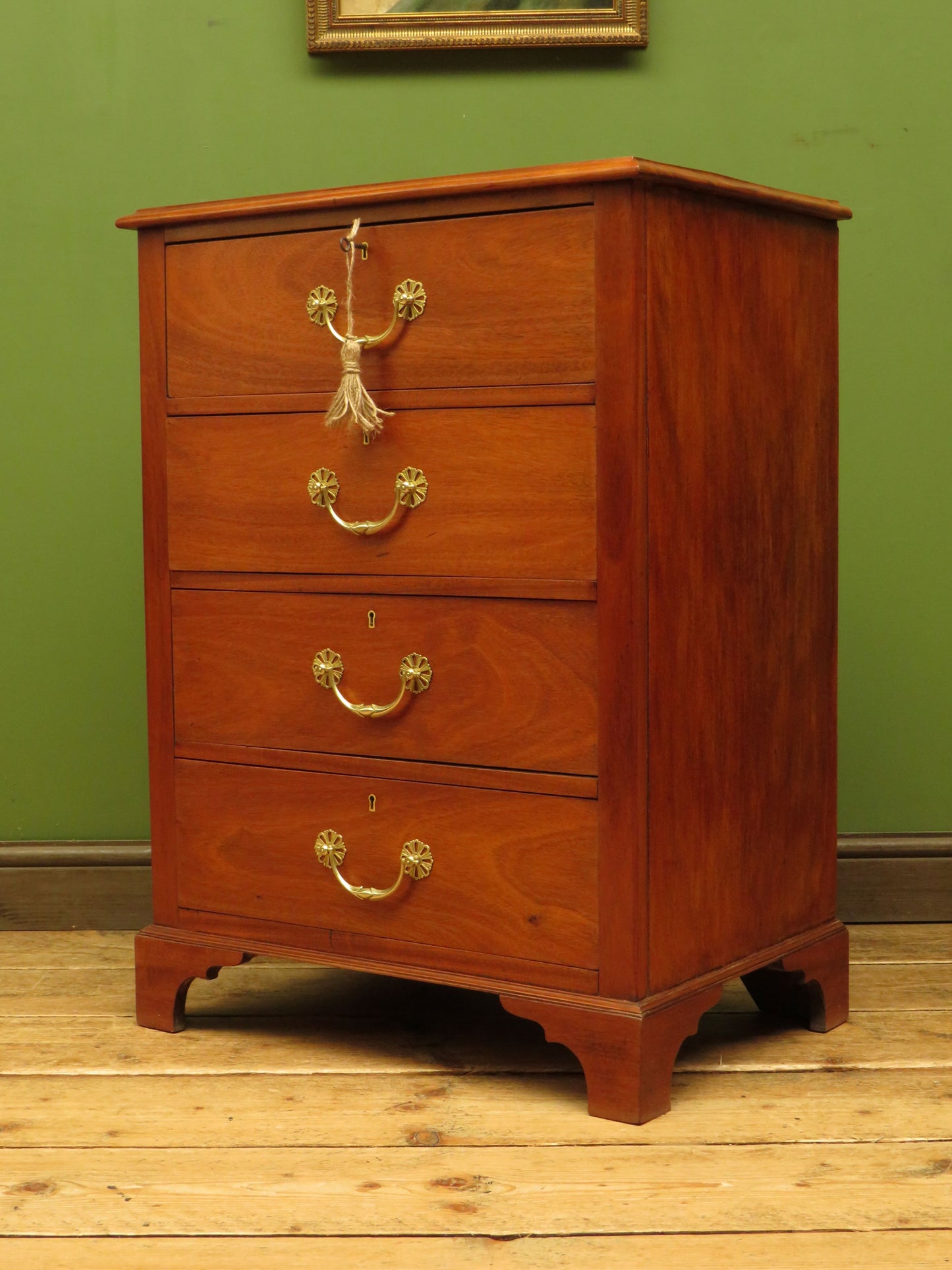 Compact Antique Mahogany Chest of drawers suitable for an office or bedroom