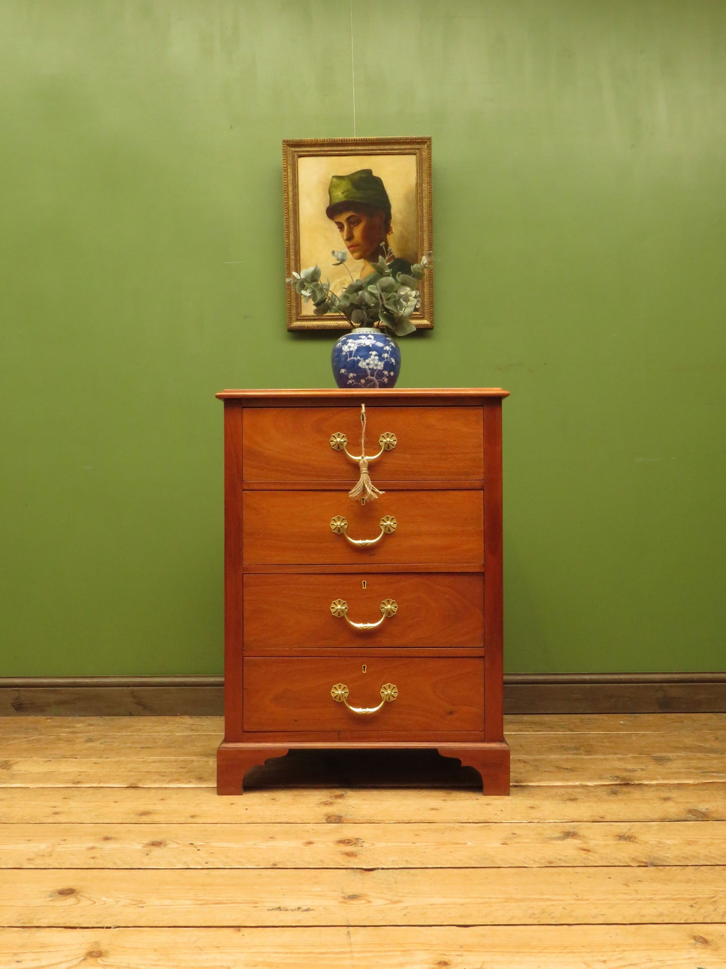 Compact Antique Mahogany Chest of drawers suitable for an office or bedroom