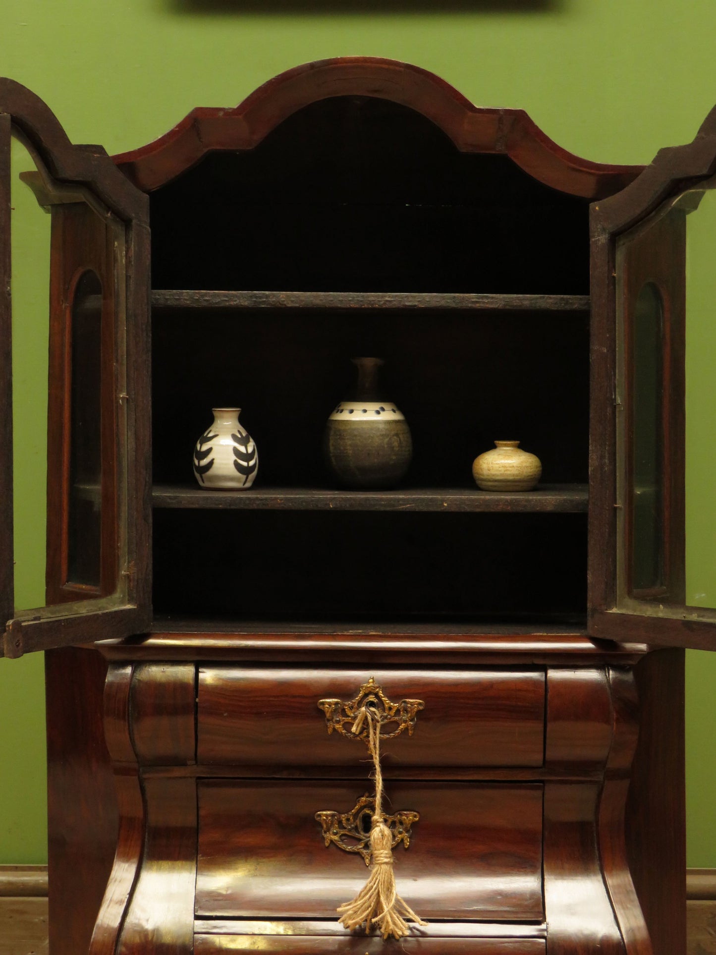 Miniature Dutch Kettle Base Bookcase Cabinet