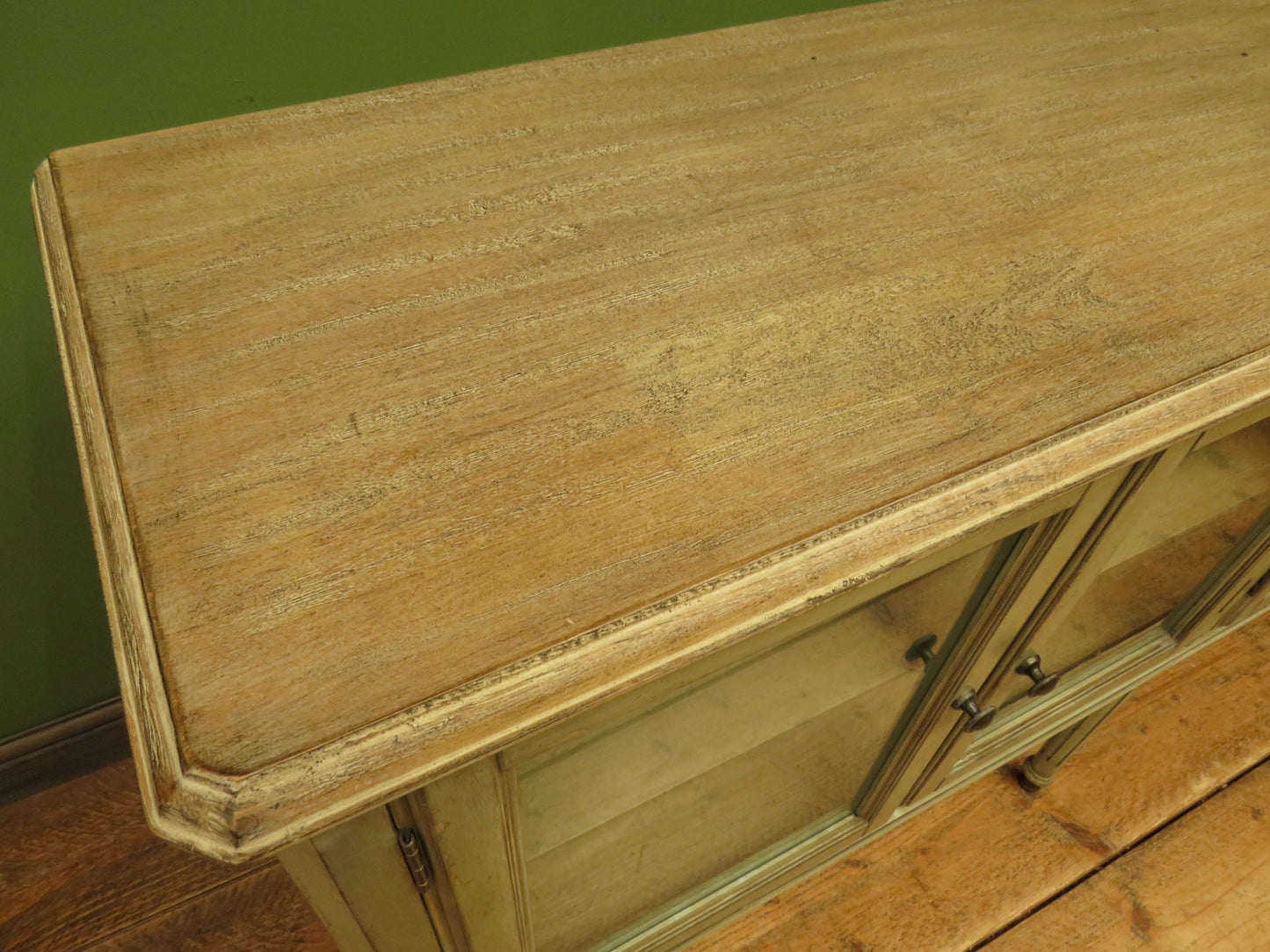 Shabby Chic Griege Display Sideboard with Glazed Doors