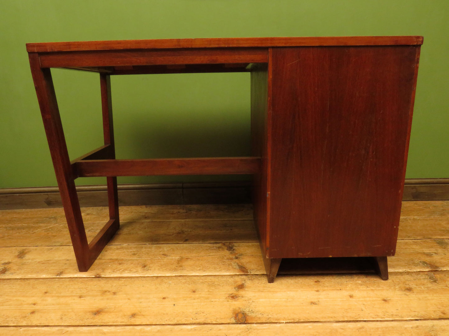 Mid Century Modern Desk by H.L.Hubbell of Michigan