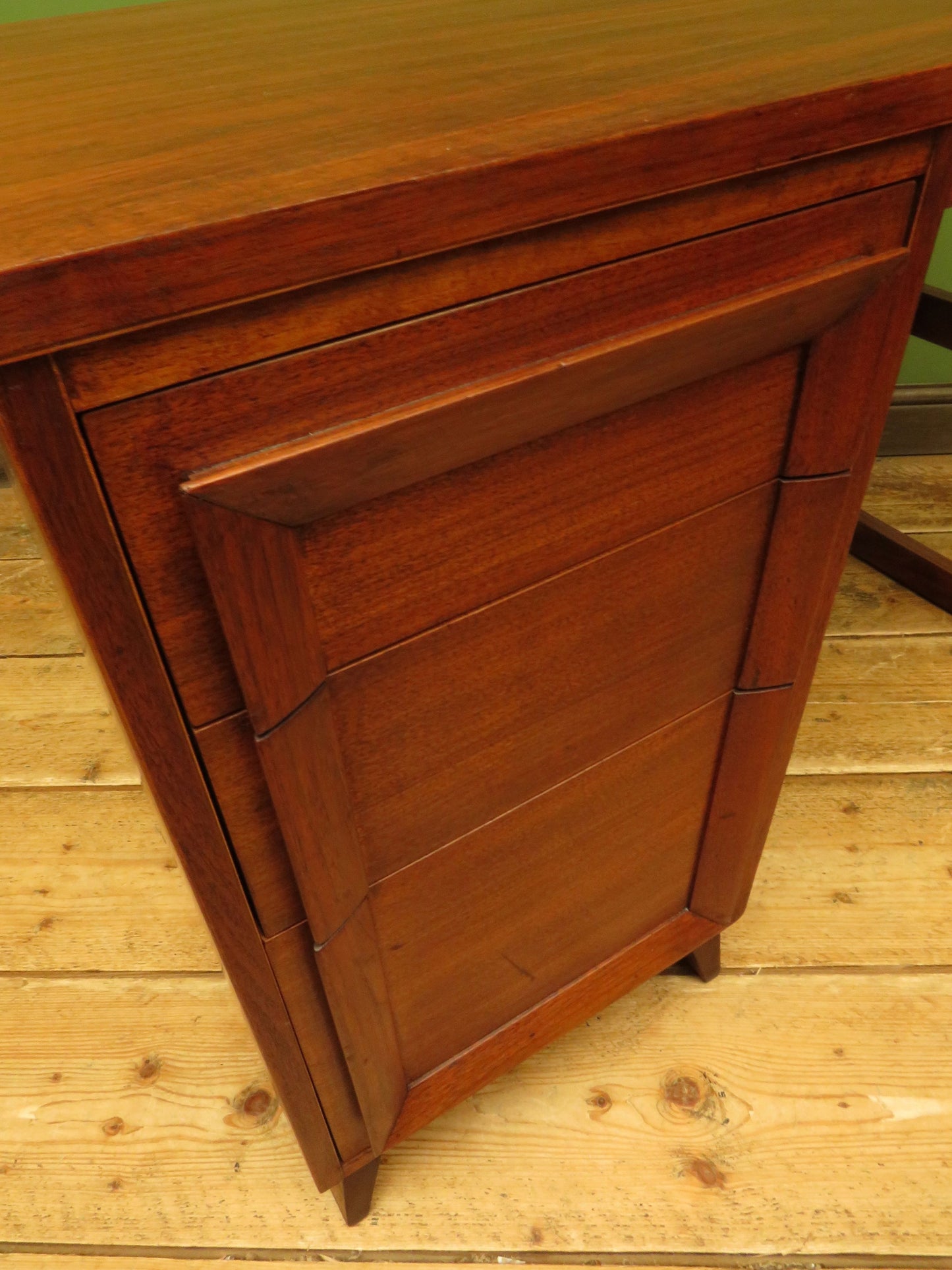 Mid Century Modern Desk by H.L.Hubbell of Michigan