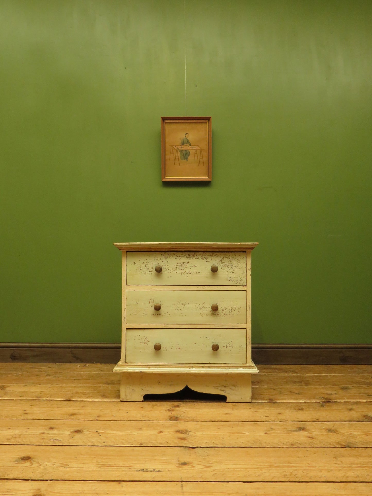 Small Shabby Chic Chest of Drawers