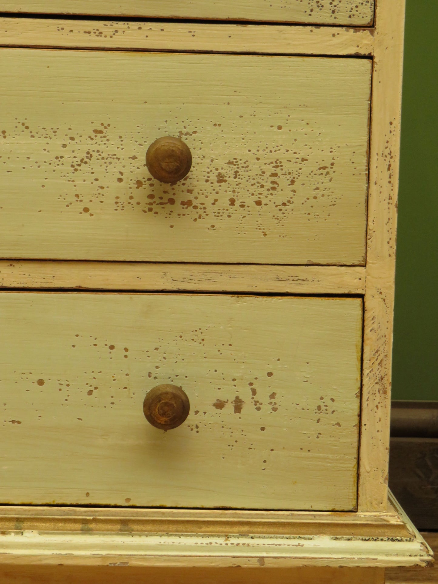 Small Shabby Chic Chest of Drawers