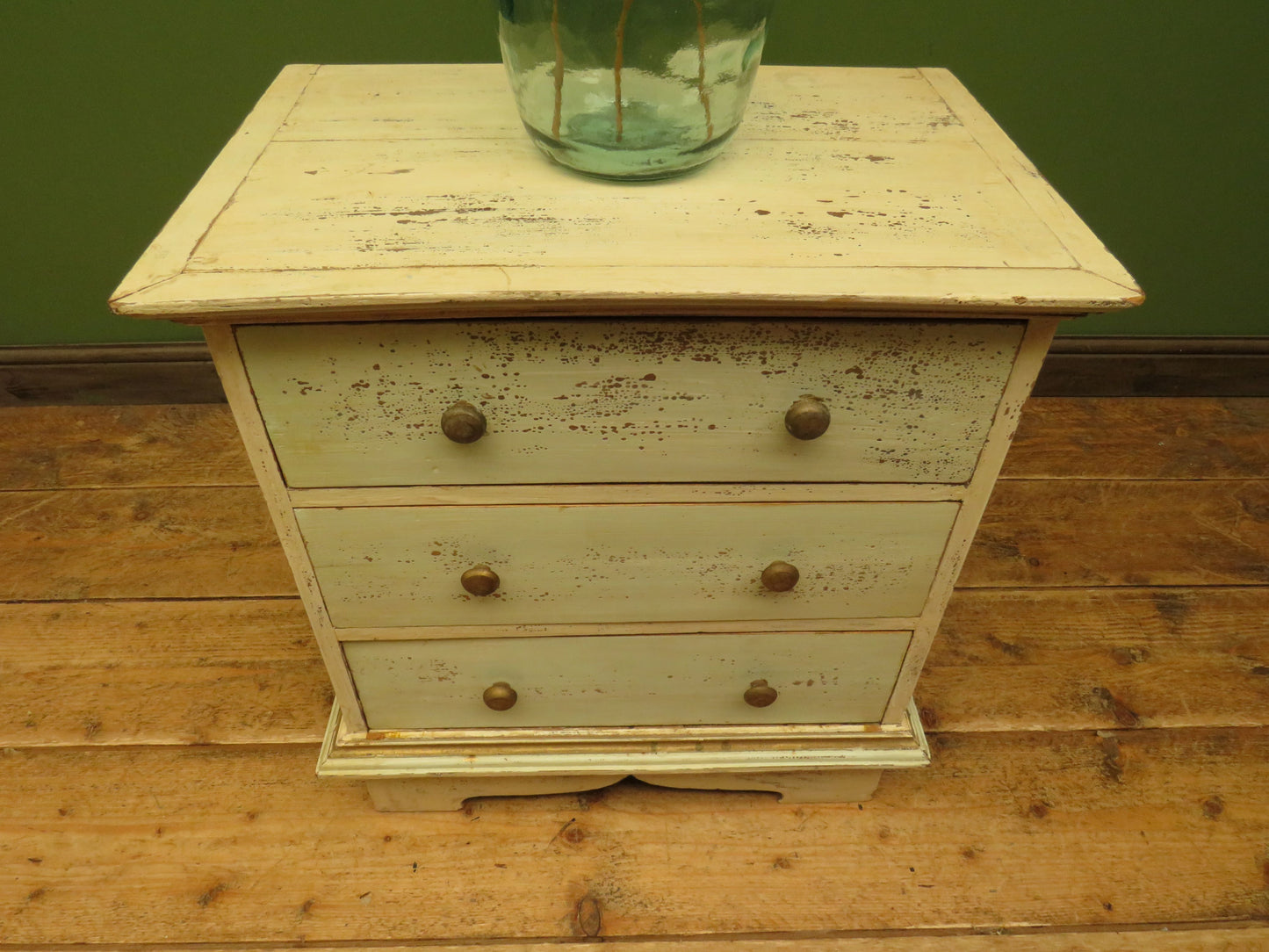 Small Shabby Chic Chest of Drawers