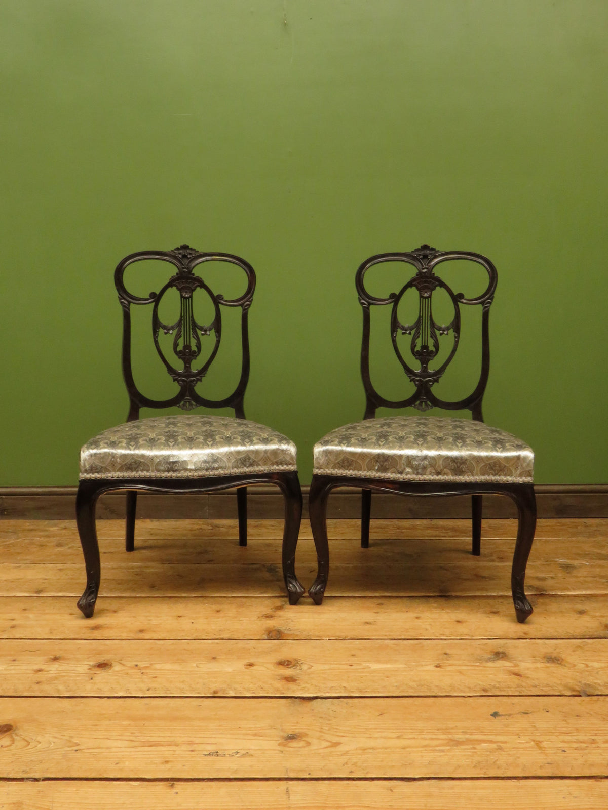 Aesthetic Movement chairs in 'Queen Of The Night' by Laurence Lewellyn-Bowen