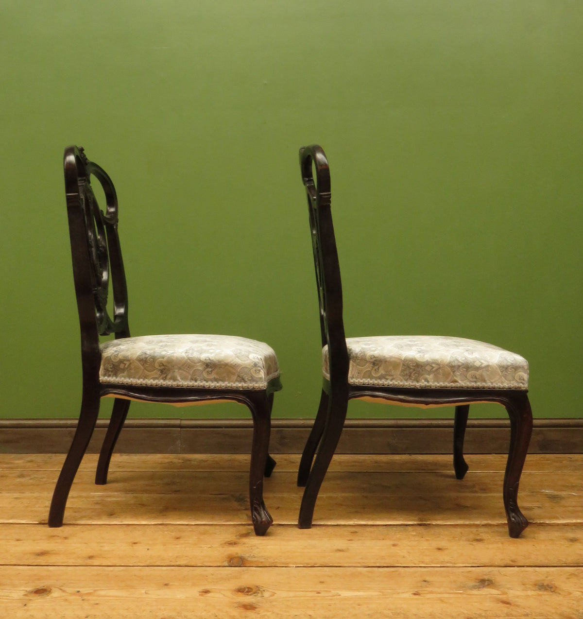 Aesthetic Movement chairs in 'Queen Of The Night' by Laurence Lewellyn-Bowen