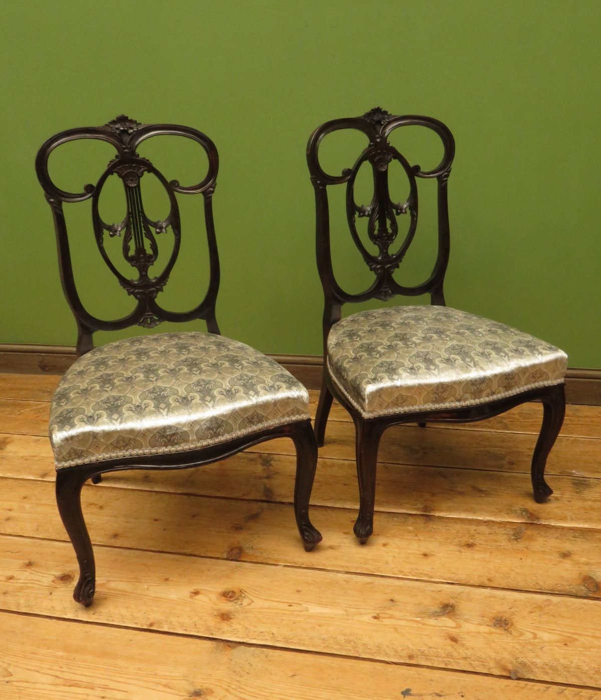 Aesthetic Movement chairs in 'Queen Of The Night' by Laurence Lewellyn-Bowen