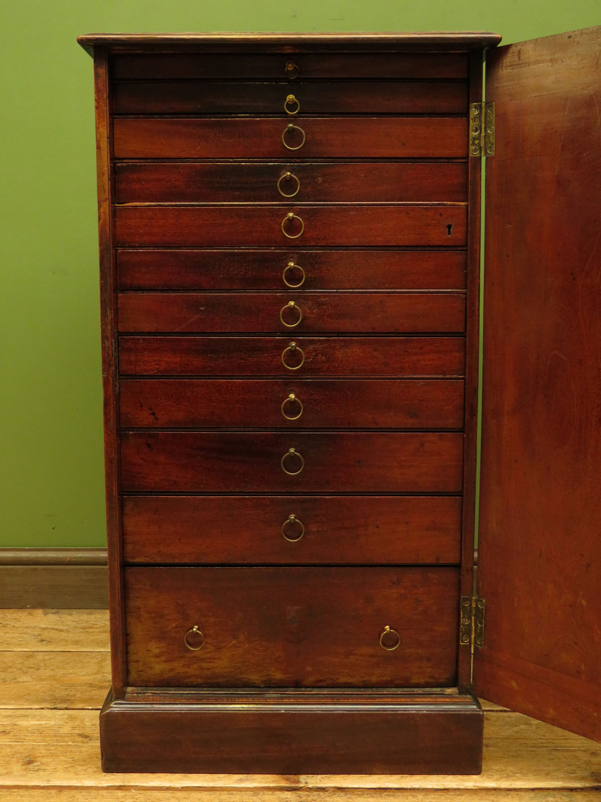 Edwardian Collectors Specimen Cabinet with Internal Drawers