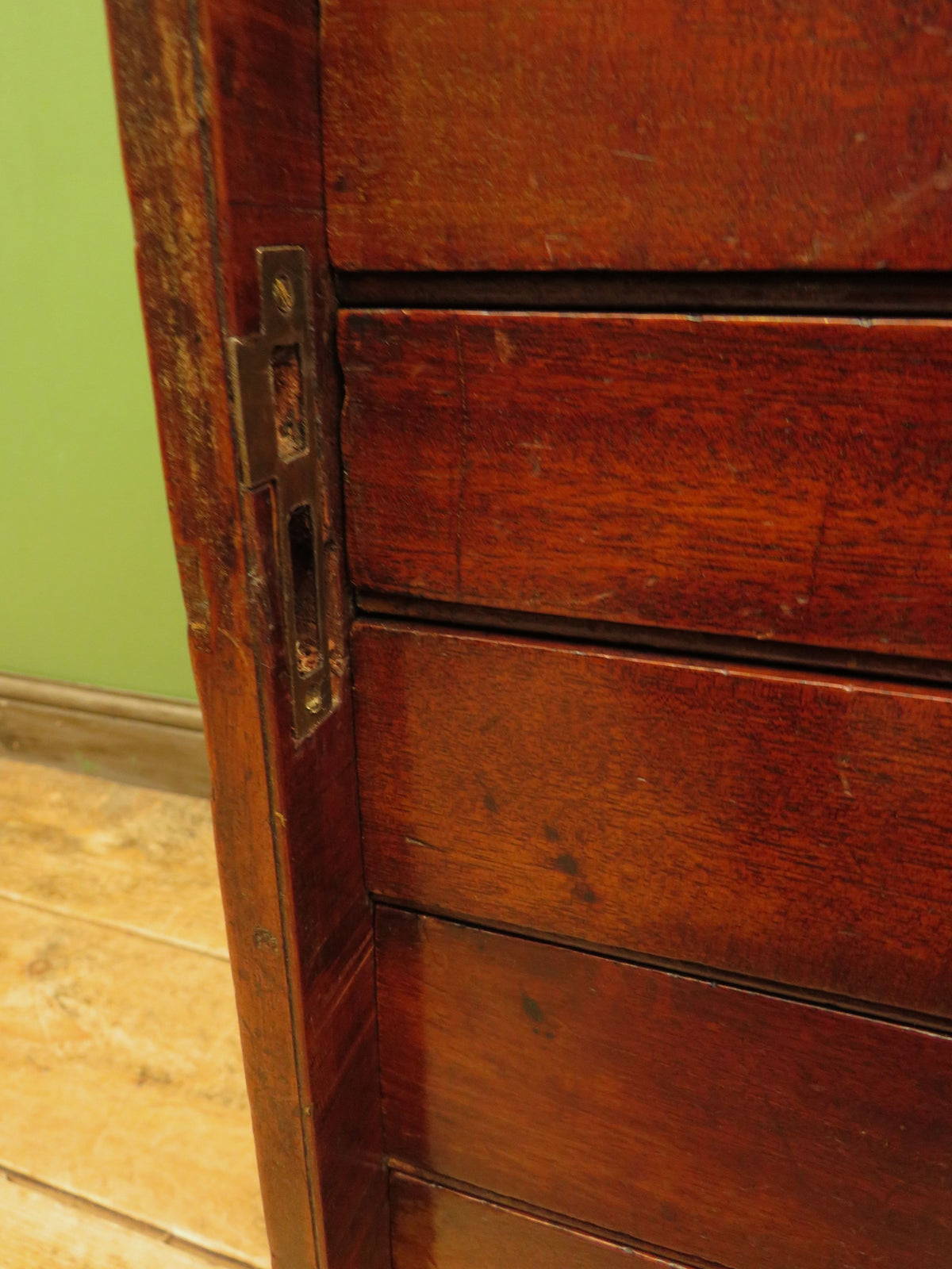 Edwardian Collectors Specimen Cabinet with Internal Drawers