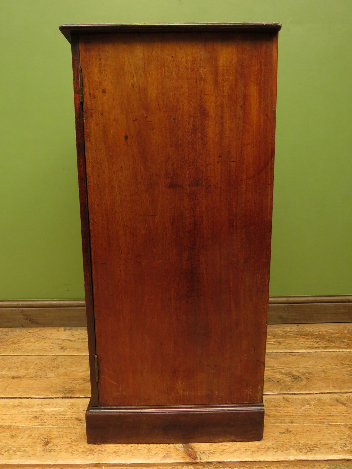 Edwardian Collectors Specimen Cabinet with Internal Drawers