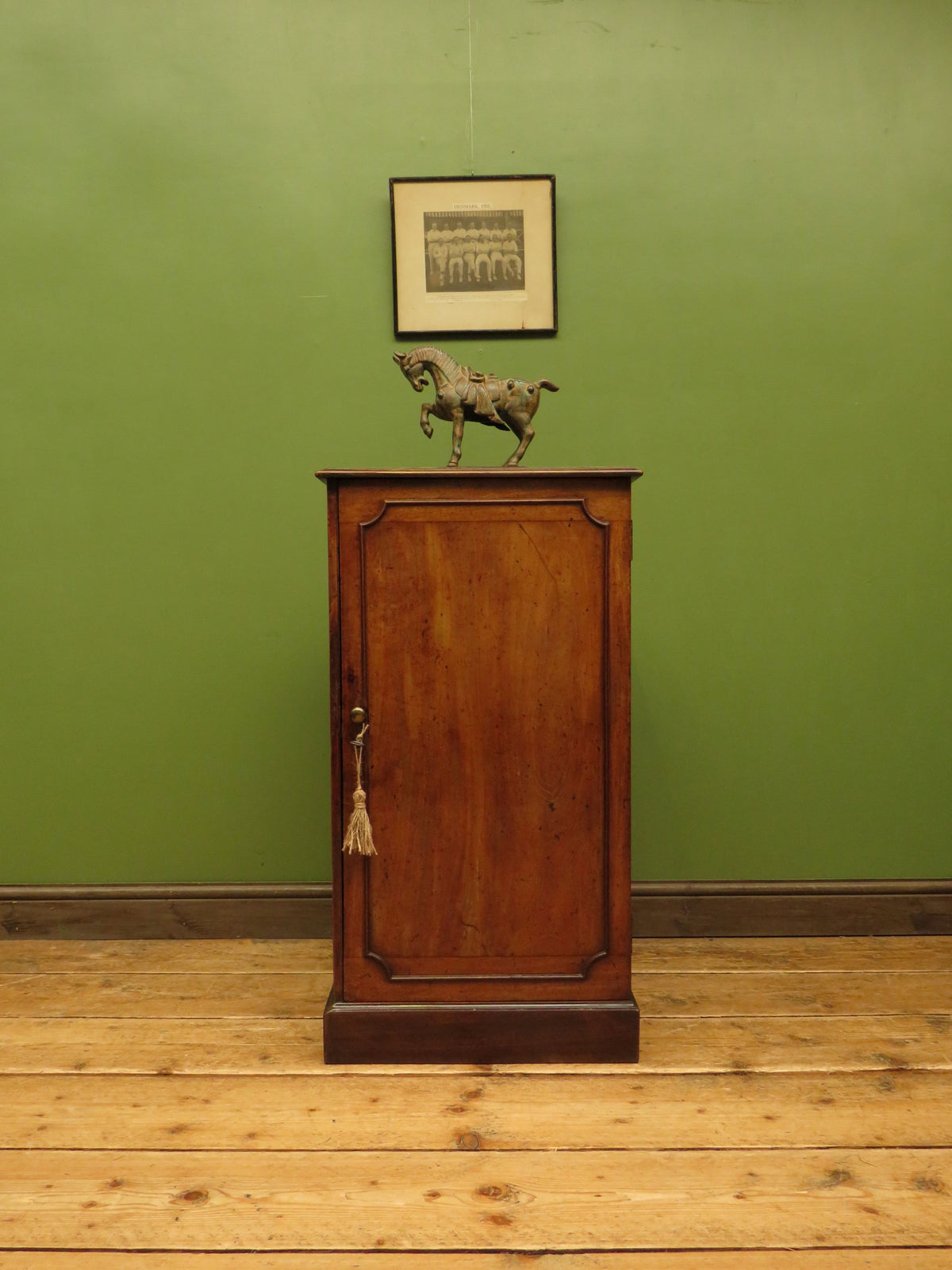 Edwardian Collectors Specimen Cabinet with Internal Drawers