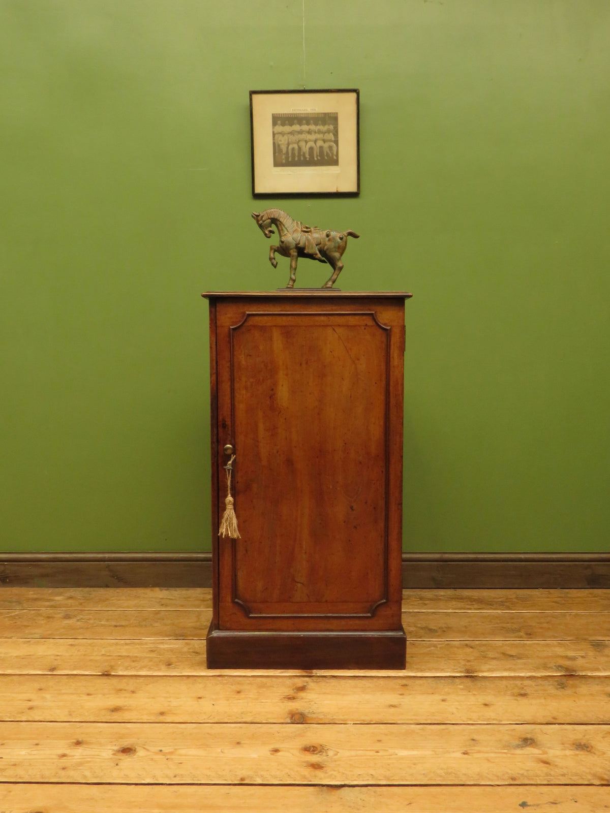 Edwardian Collectors Specimen Cabinet with Internal Drawers