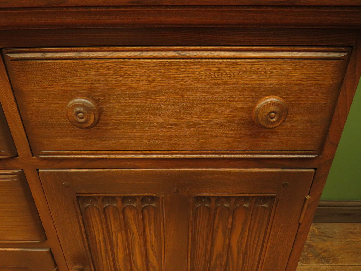 Ercol Welsh Dresser Farmhouse Cabinet Display Storage Cupboard