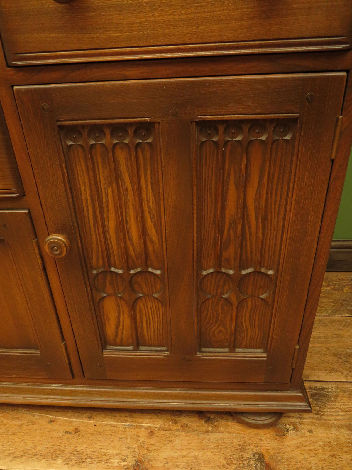 Ercol Welsh Dresser Farmhouse Cabinet Display Storage Cupboard