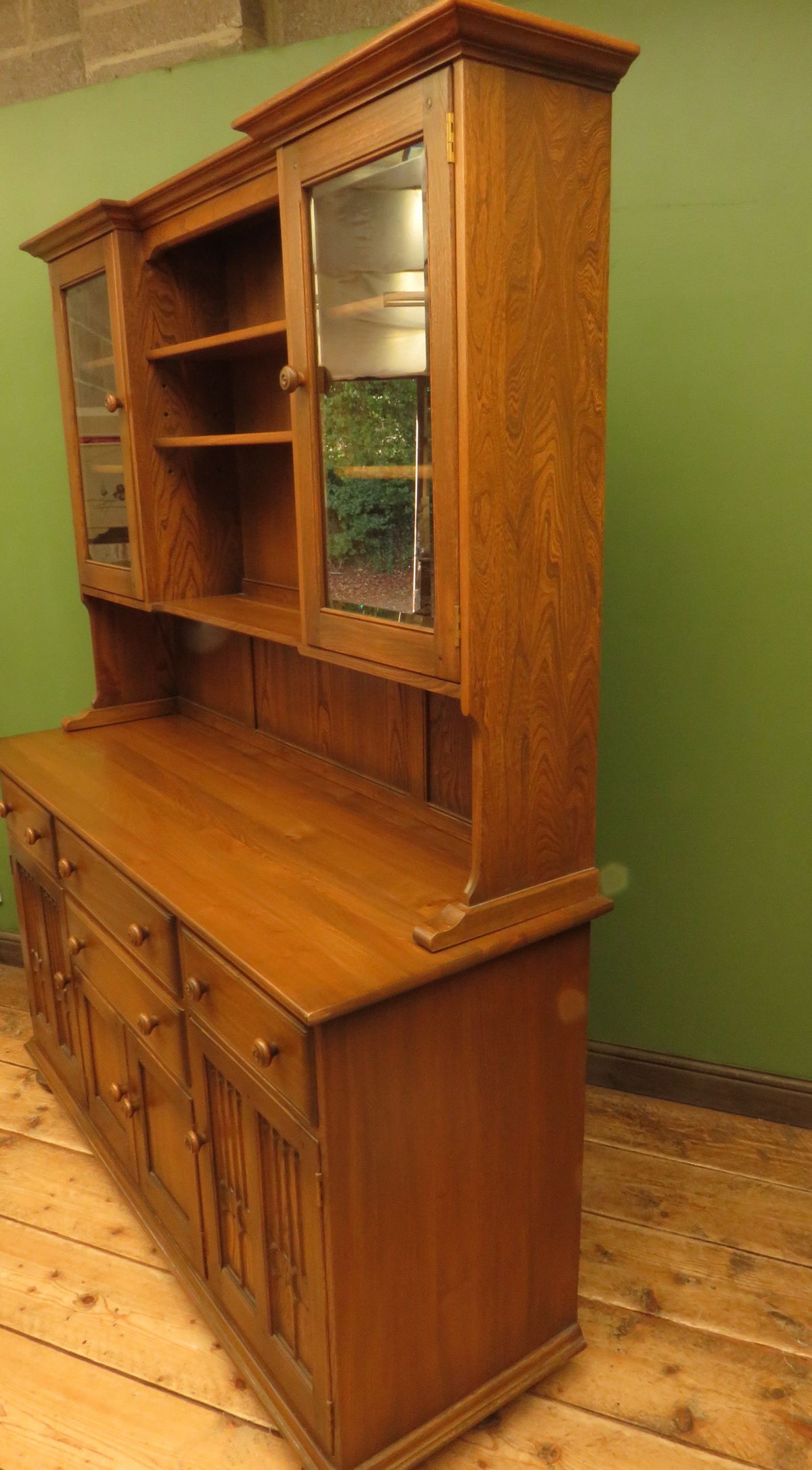 Ercol Welsh Dresser Farmhouse Cabinet Display Storage Cupboard