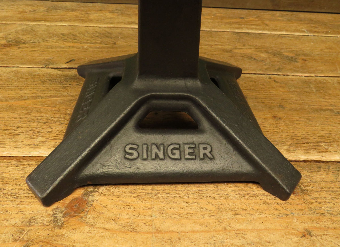 1 Singer Sewing Machinists Chair